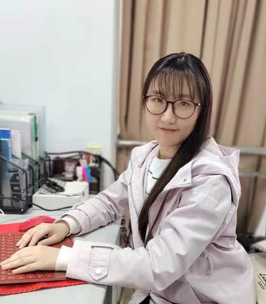 鲍曼照片